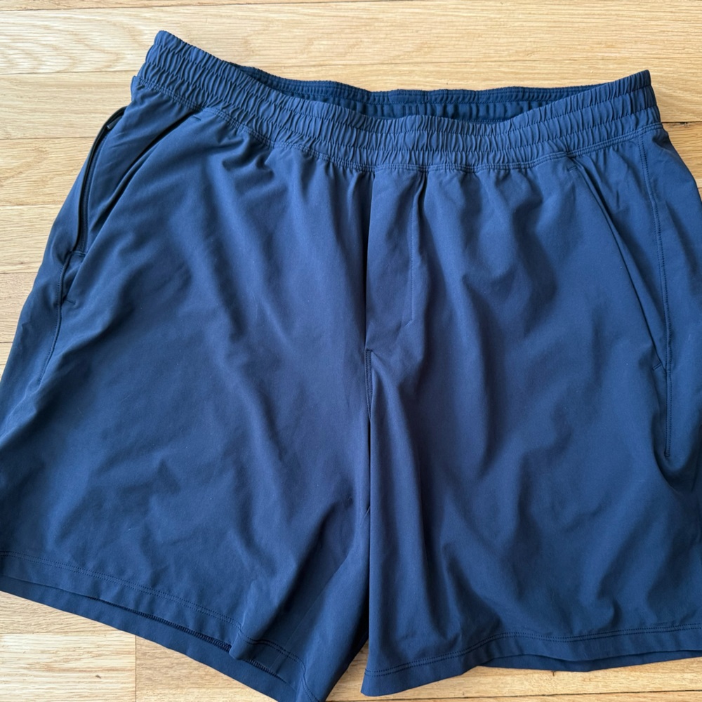 Lululemon Men's XL Pace Breaker short in True Navy